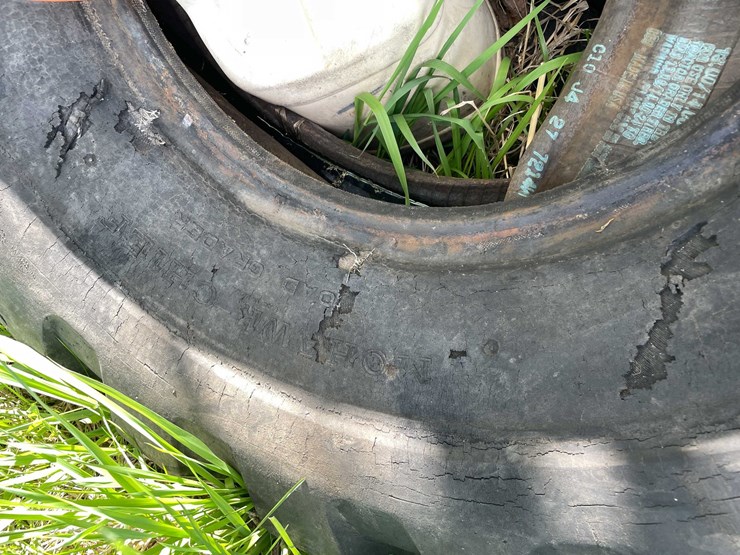 #5604-•-(6)-excavator-tires-image-5