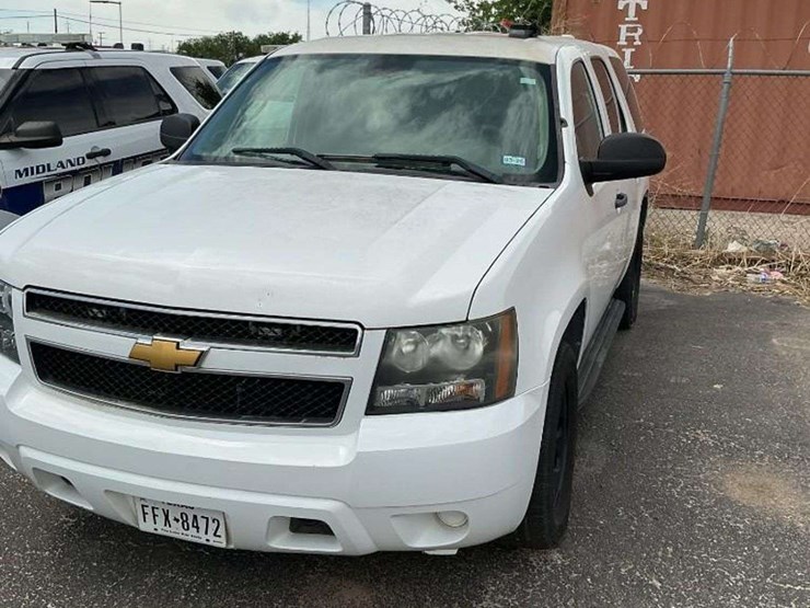 2014-chevrolet-tahoe-image-2