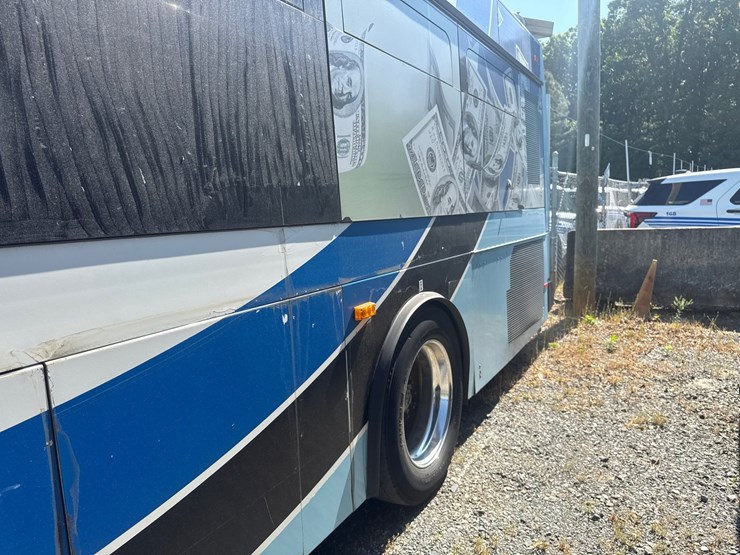 2012-gillig-low-floor-image-10