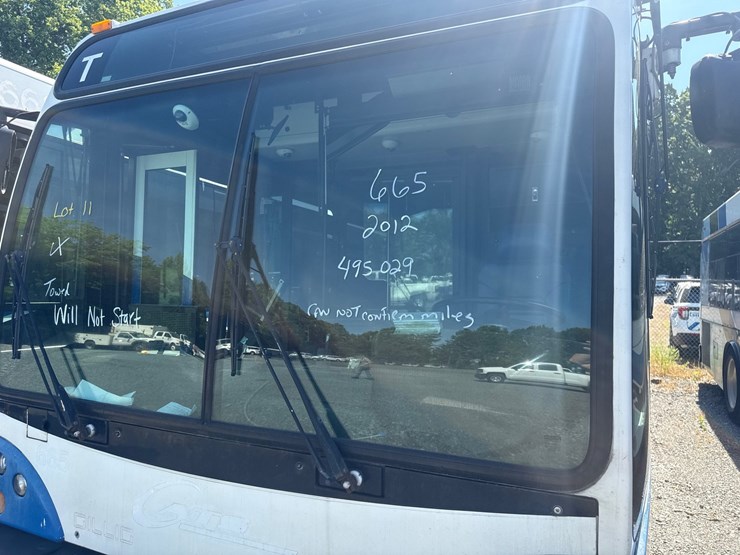 2012-gillig-low-floor-image-3