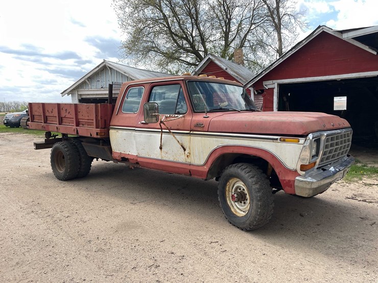 #5571-•-1979-ford-dually-with-modified-cab-image-54