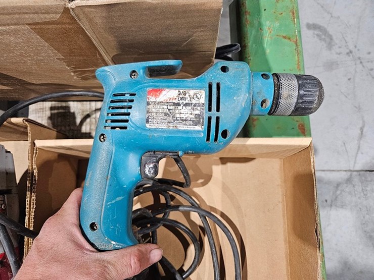 #61-•-3-drills-and-a-belt-sander-image-3