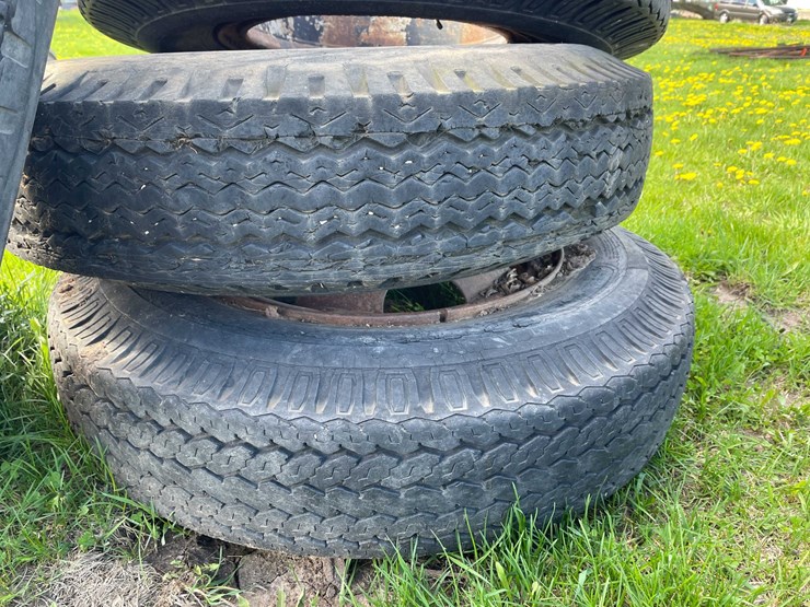 #5592-•-(4)-industrial-tires-image-10