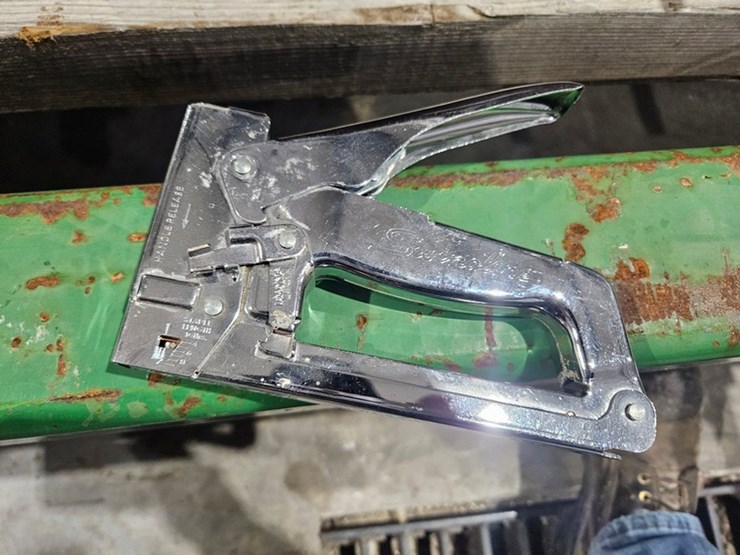 #87-•-2-boxes-of-hand-tools-image-6