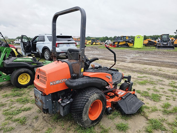 2011-kubota-zd326-image-3