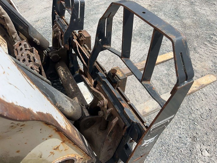 2012-bobcat-s650-image-14