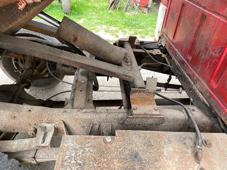 #5571-•-1979-ford-dually-with-modified-cab-image-41