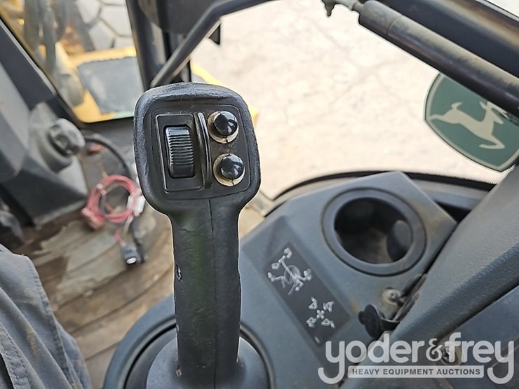 2014-deere-710k-image-38