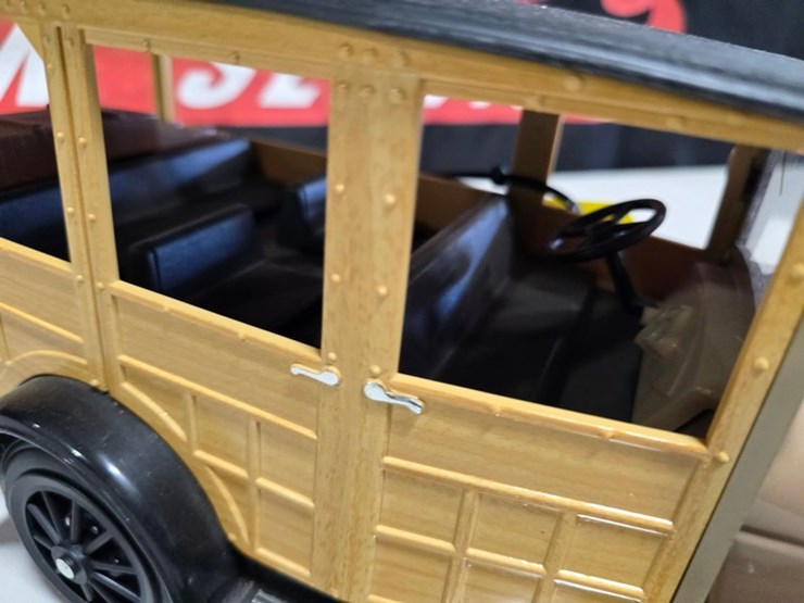 #84-•-jim-beam-1929-model-a-woodie-staton-wagon-decanter-image-10