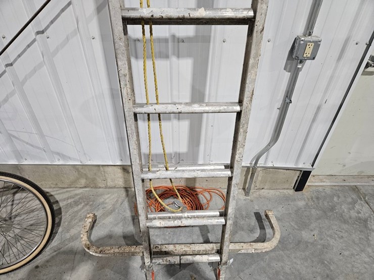 #15-•-keller-28'-aluminum-extension-ladder-image-6