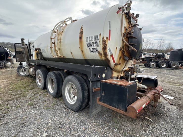 2012-peterbilt-388-image-8