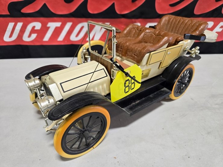 #88-•-mccormick-1910-oldsmobile-decanter-image-2