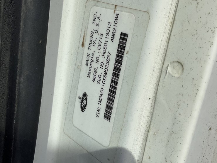 2005-mack-cv713-image-8