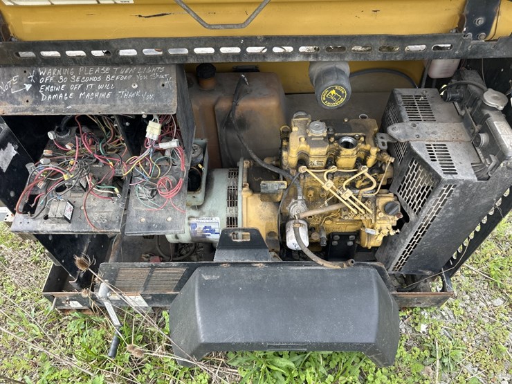 2015-caterpillar-c11-image-2