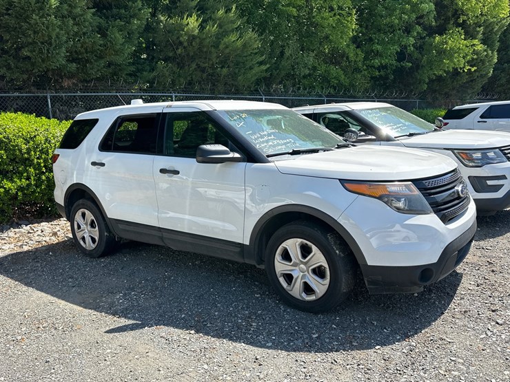 2015-ford-explorer-image-1