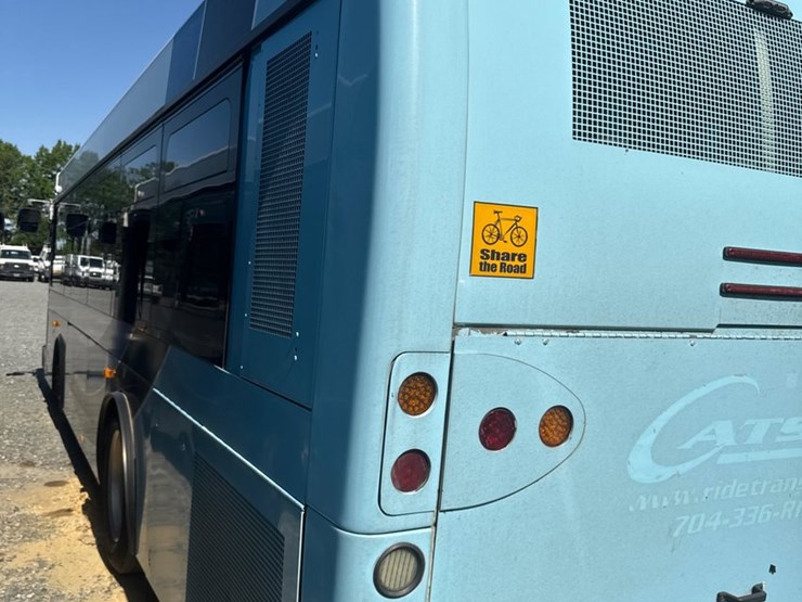 2007-gillig-low-floor-image-12