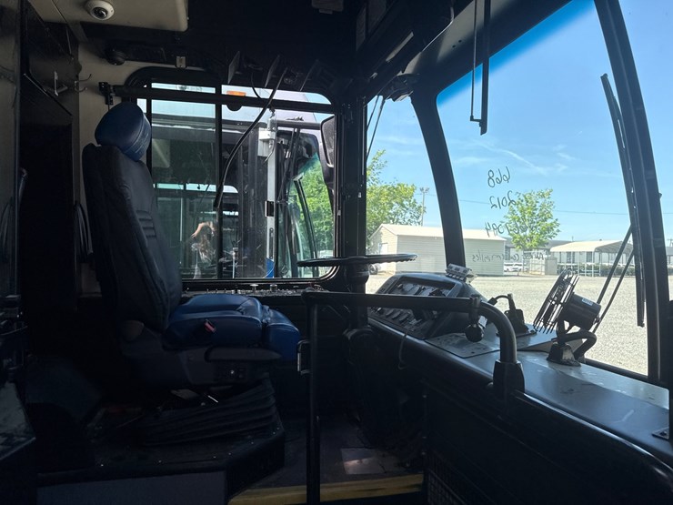 2012-gillig-low-floor-image-20
