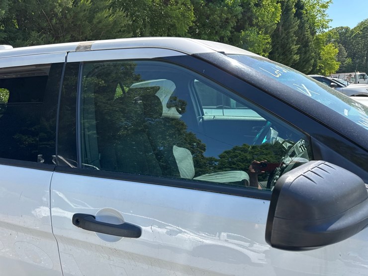 2015-ford-explorer-image-11