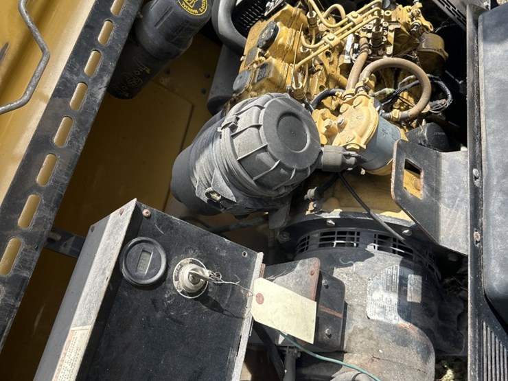 2013-caterpillar-c11-image-2