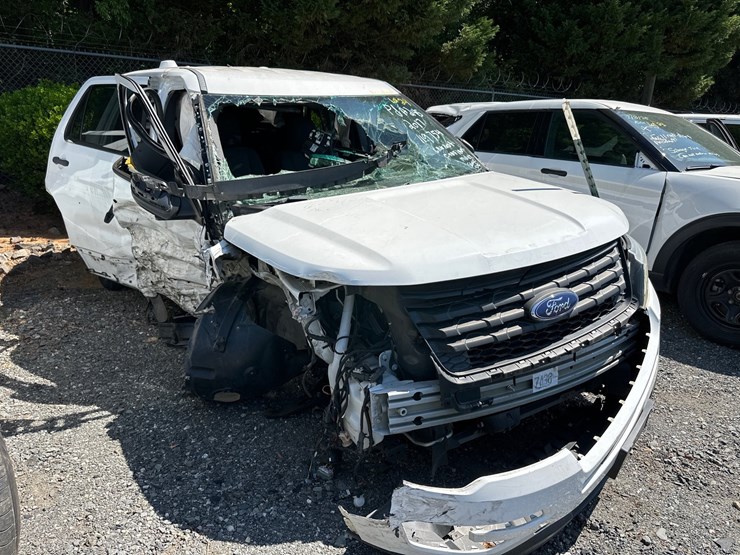 2017-ford-explorer-image-1