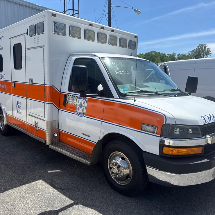 #9 • 2017 CHEVROLET AMBULANCE 4500