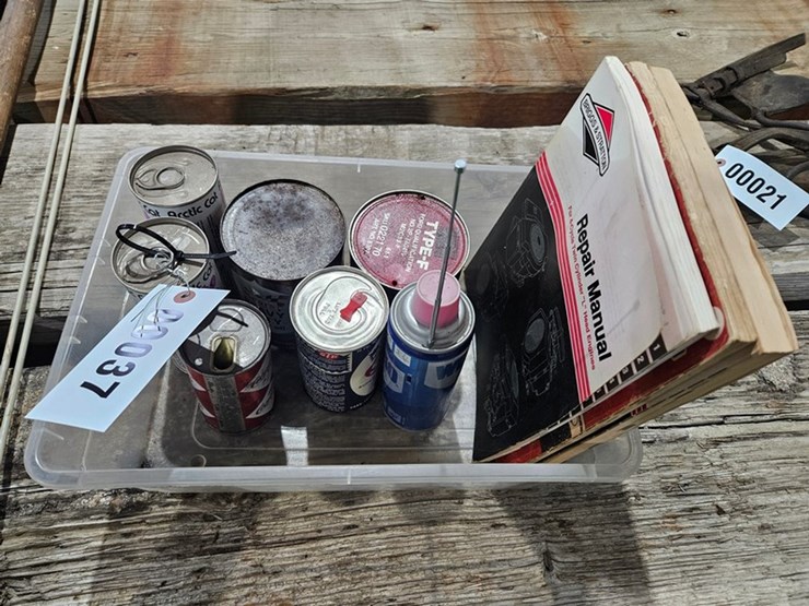 #37-•-box-oil-cans-&-wd-radio-image-2