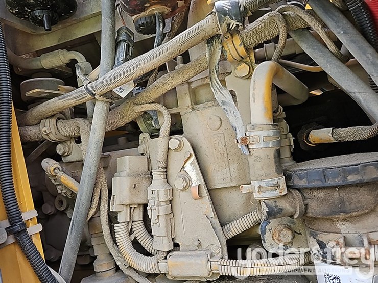 2014-deere-710k-image-32