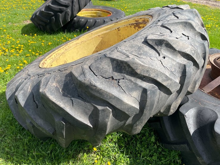 #5587-•-(2)-tractor-tires-image-7