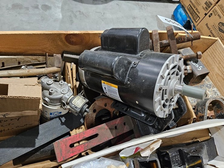 #55-•-pallet-misc-items-image-7