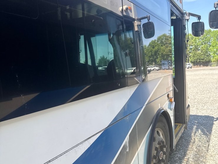 2012-gillig-low-floor-image-20