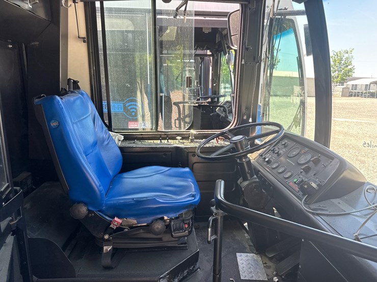 2007-gillig-low-floor-image-19