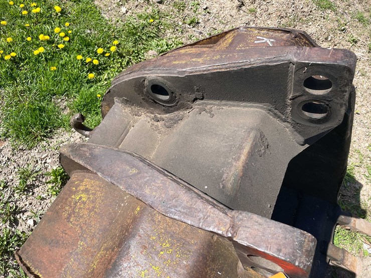 #5622-•-excavator-bucket-image-3