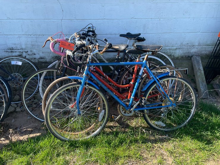 #5633-•-bike-lot-image-1