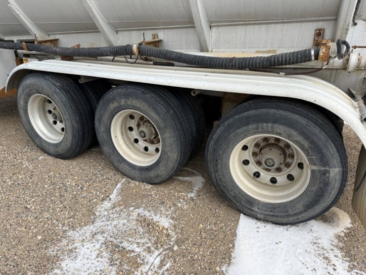 2012-.-tri-axle-crude-trailer-image-7