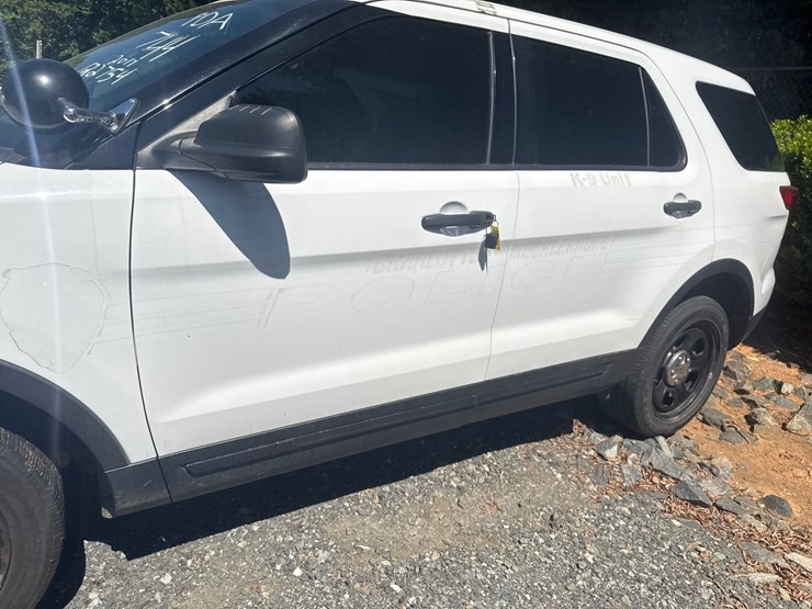 2017-ford-explorer-image-7