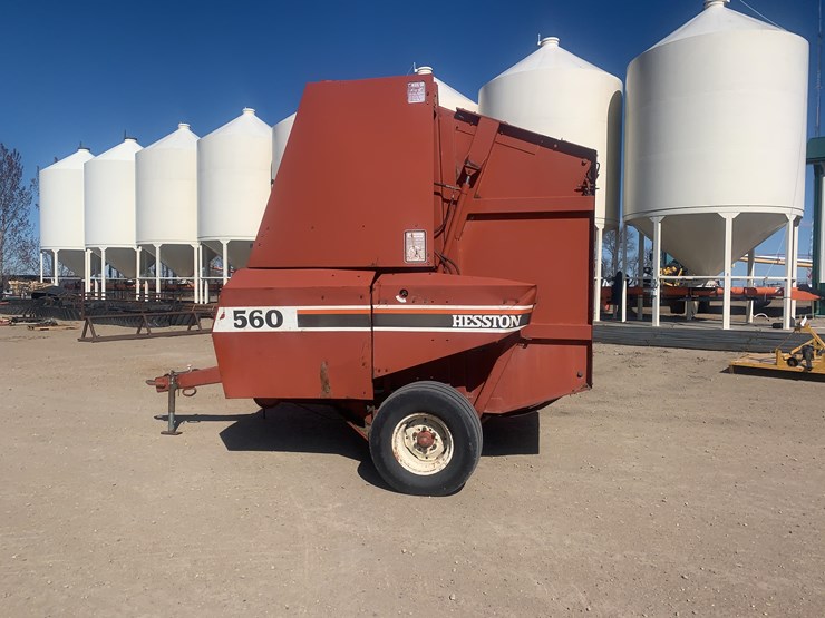 hesston-560-image-8