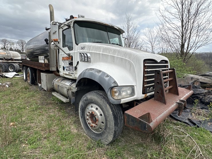 2007-mack-granite-image-3