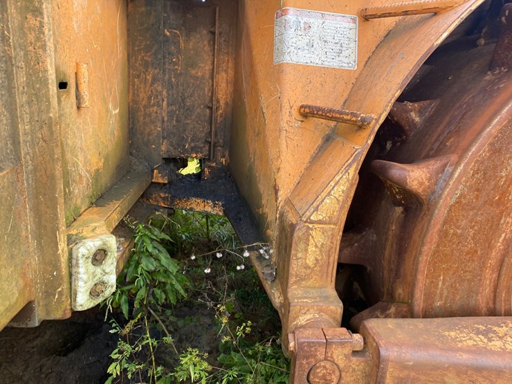 #3-•-390-rex-trash-compactor-image-26