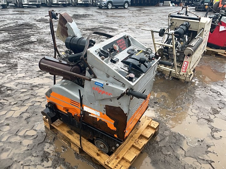 norton-road-26in.-concrete-road-saw-support-equipment-sn:1314-image-3