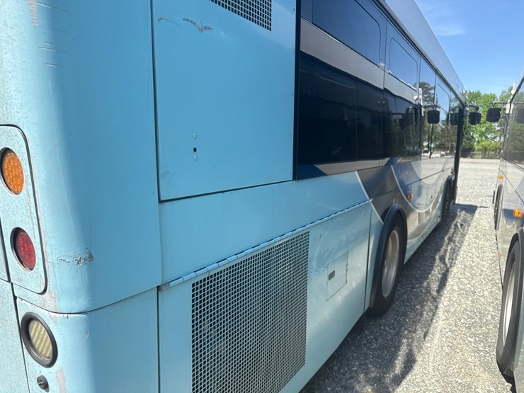 2012-gillig-low-floor-image-15