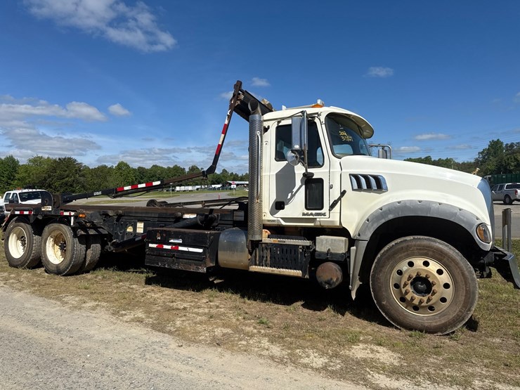 #1-•-2012-mack-roll-off-truck-image-1