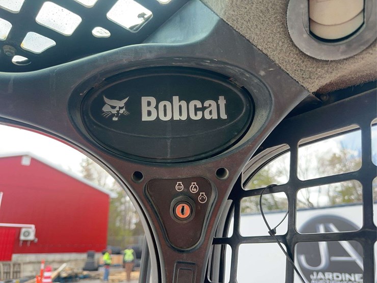 2012-bobcat-s650-image-21