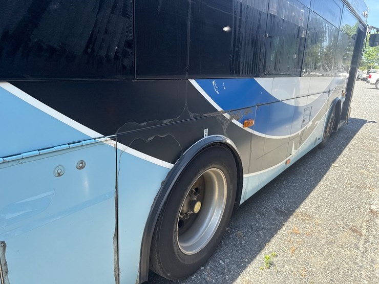 2012-gillig-low-floor-image-19