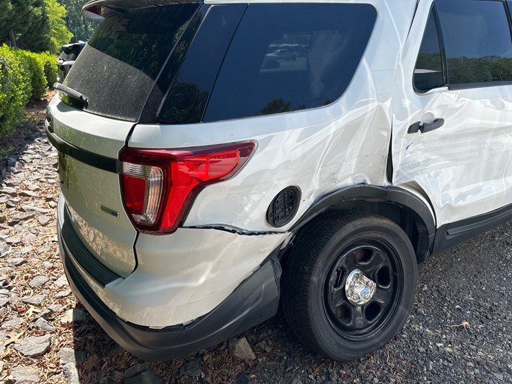 2019-ford-explorer-image-7