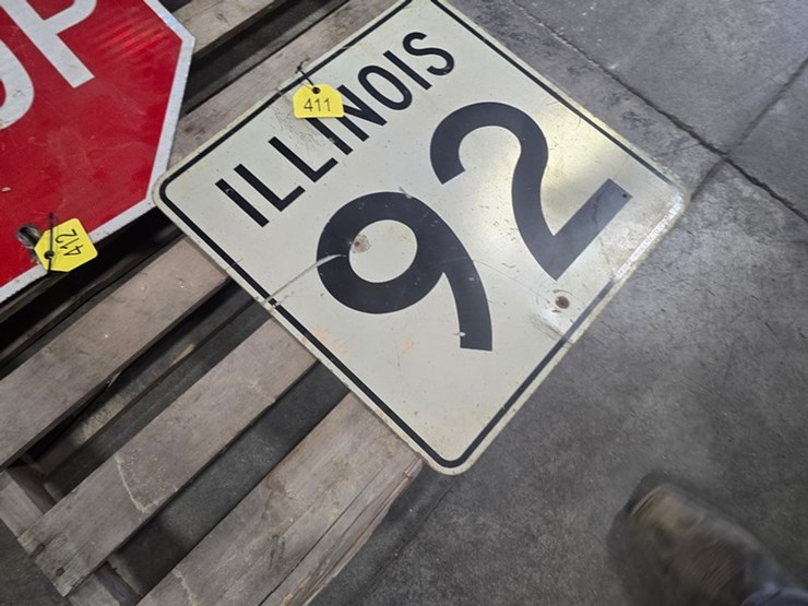 #411-•-illionois-92-highway-sign-image-3