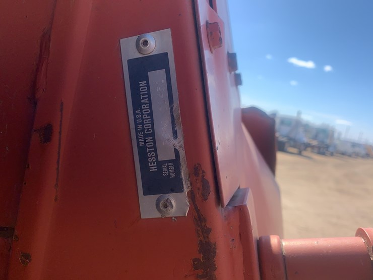 hesston-560-image-25