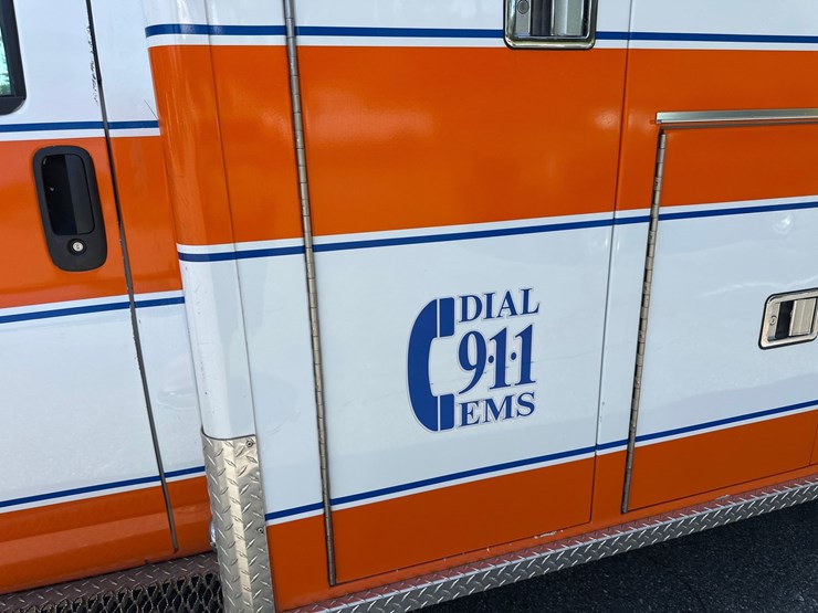#8-•-2017-chevrolet-ambulance-4500-image-26