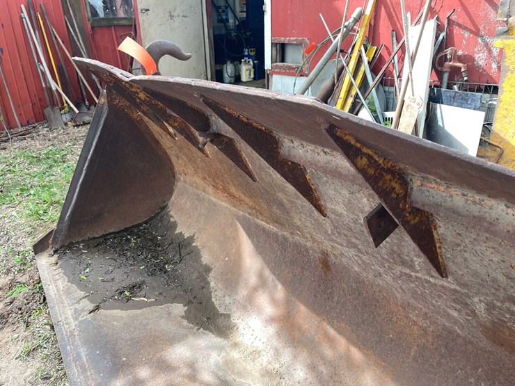 #5631-•-large-excavator-bucket-image-7