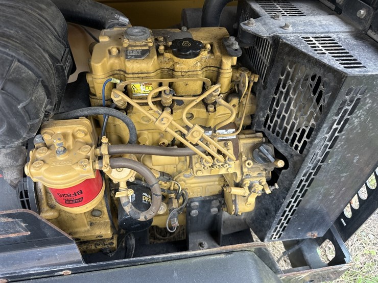 2015-caterpillar-c11-image-3