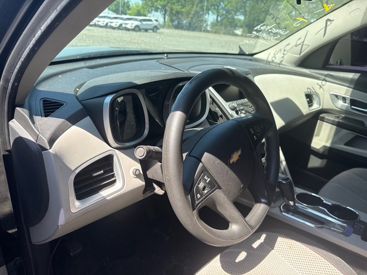2017-chevrolet-equinox-image-28